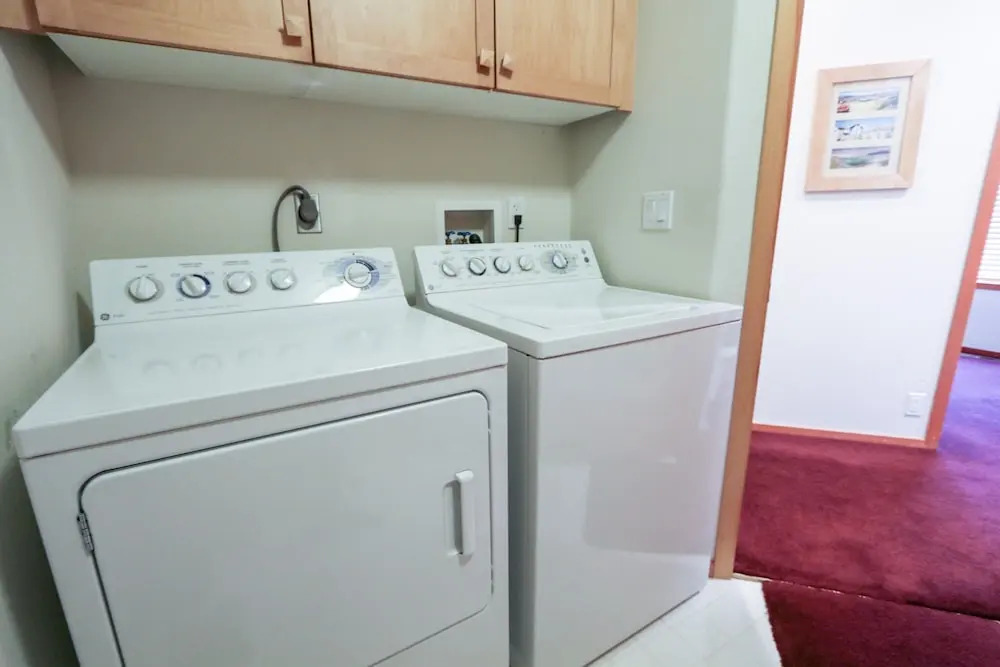 Snowcreek V 999 Mammoth Mountain Views, Private Washer Dryer, Pet-Friendly by RedAwning