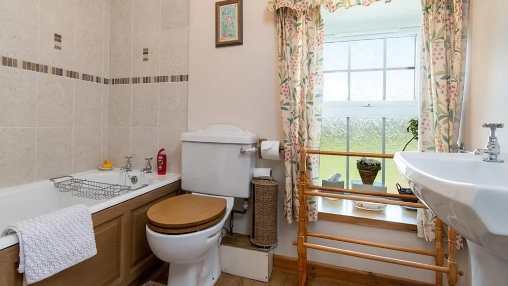 Dinas Cottage