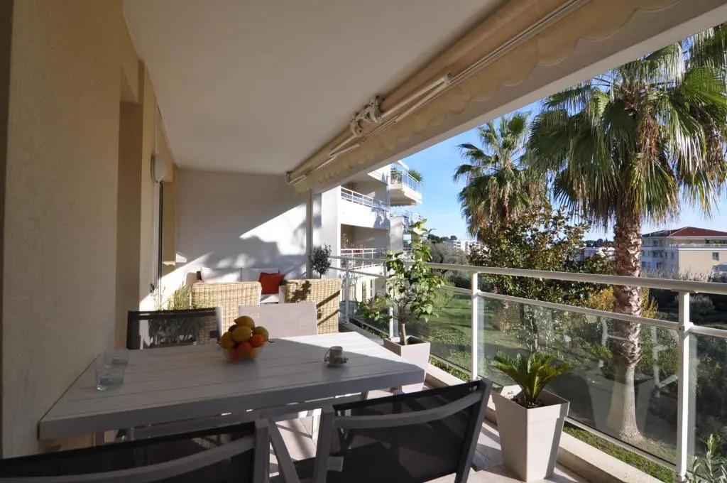 Elegant one-bedroom apartment with swimming pool - StayInAntibes - Le Vallon