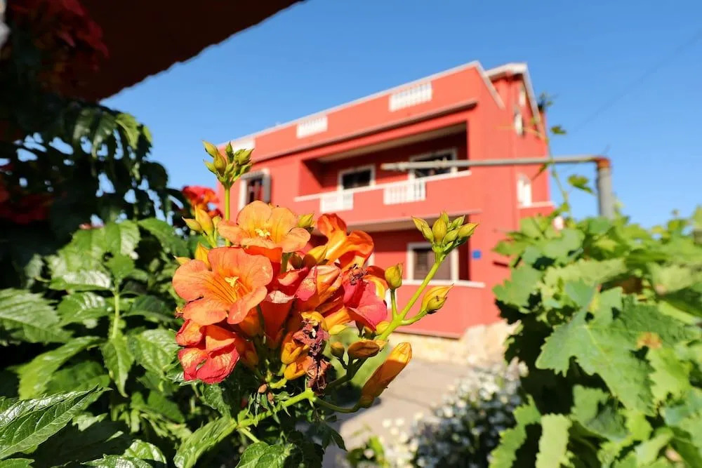 Apartments Saphron Beach