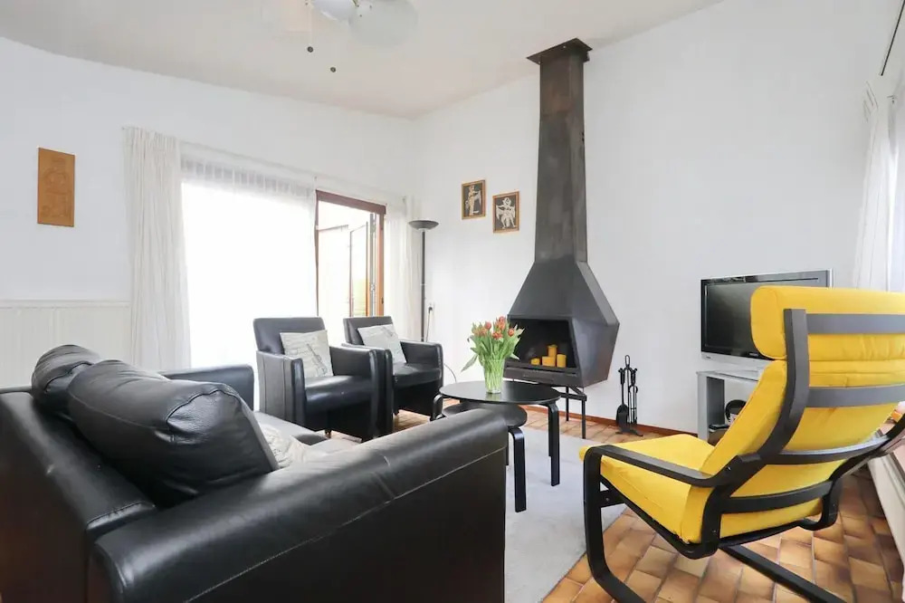 Spacious Holiday Home Near Forest