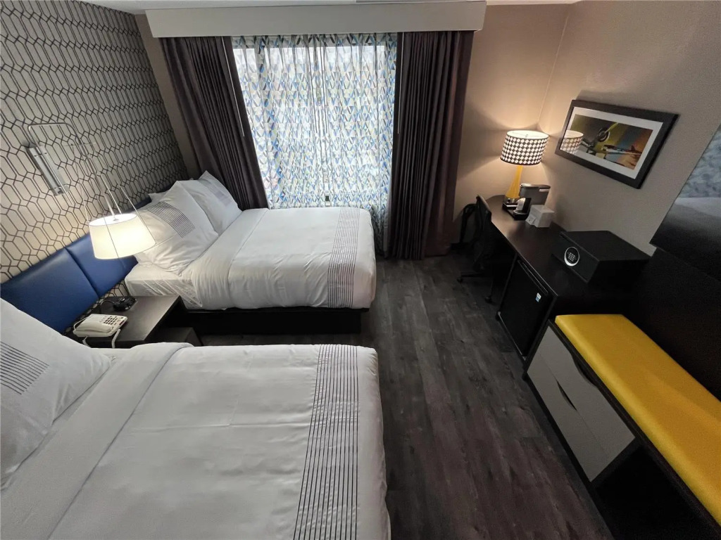GLō Best Western Bronx NYC