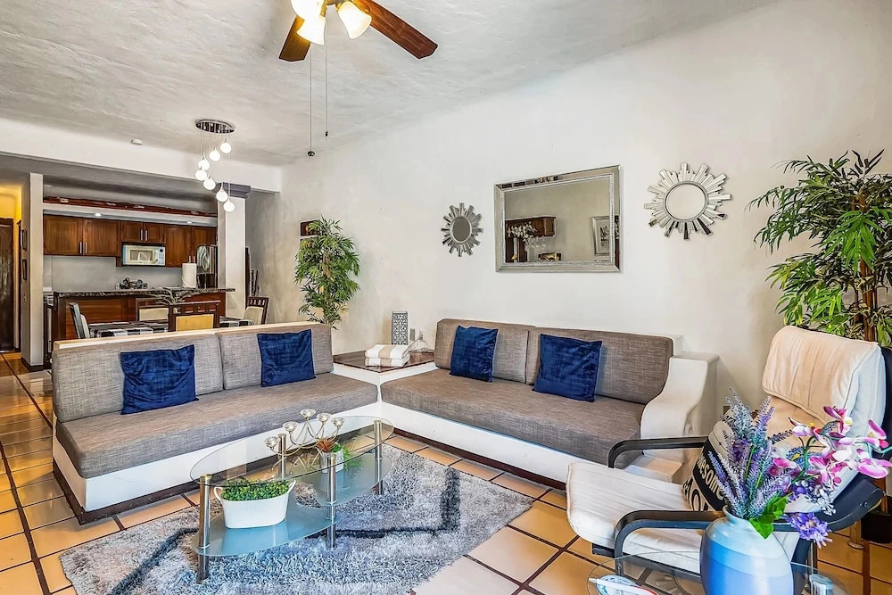 Cozy Apartment w/ Balcony, Pool Views, Free Wifi
