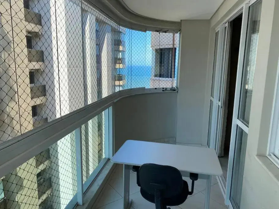 TOP DA PRAIA - 2qts, ar cond, WIFI, cozinha, garagem , completo