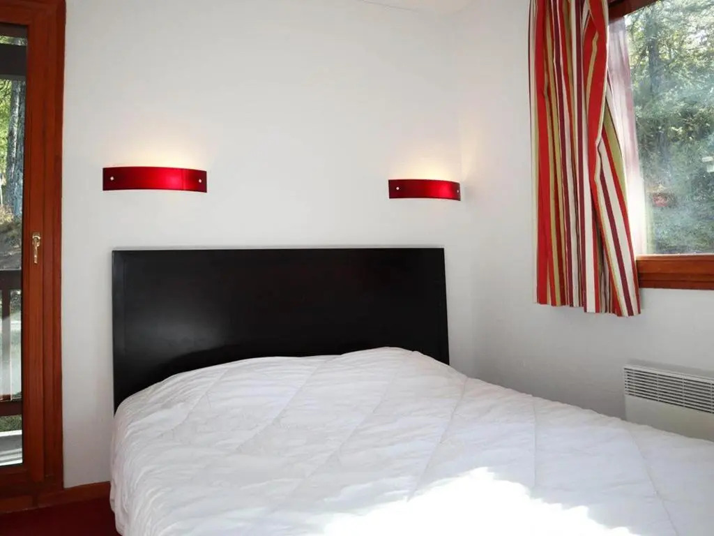 Chalet confortable avec piscine & sauna, aux pieds des pistes des Orres 1800, grand duplex pour 6 pers. - FR-1-322-57