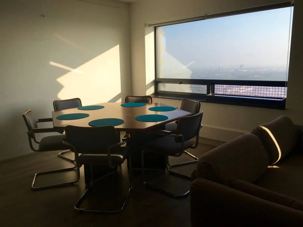 Amazing Apartment on 38th floor 770