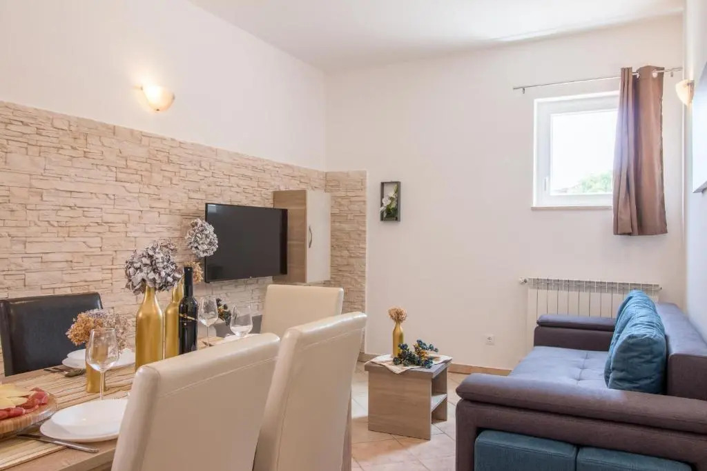 Apartments Ivica 1706