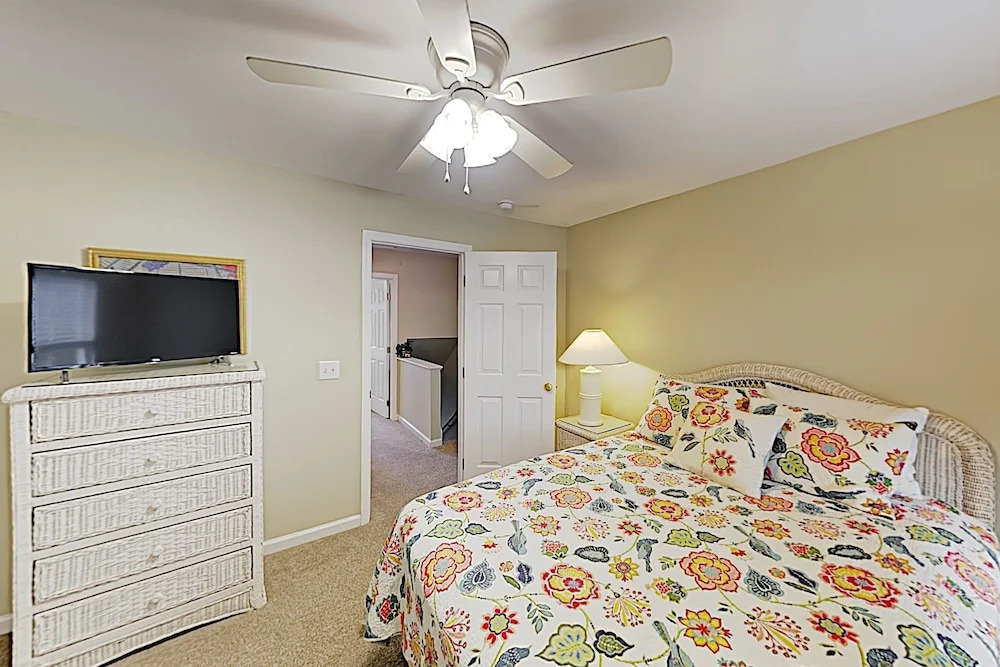 New Listing! Duplex w/ Patio - 3 Blocks to Beach Duplex