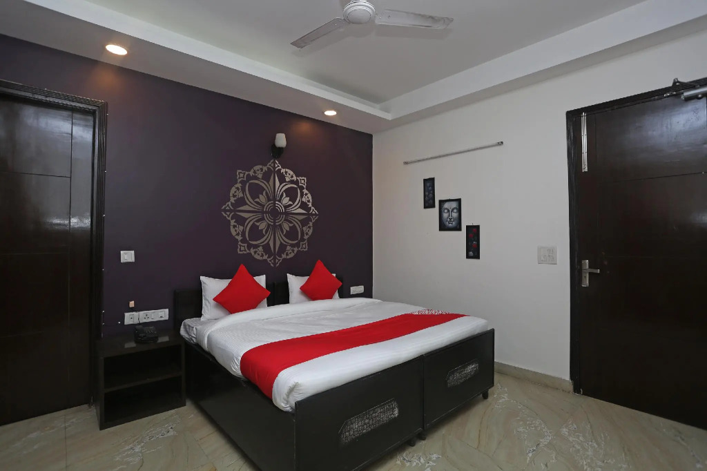 OYO 28003 Maira Stays