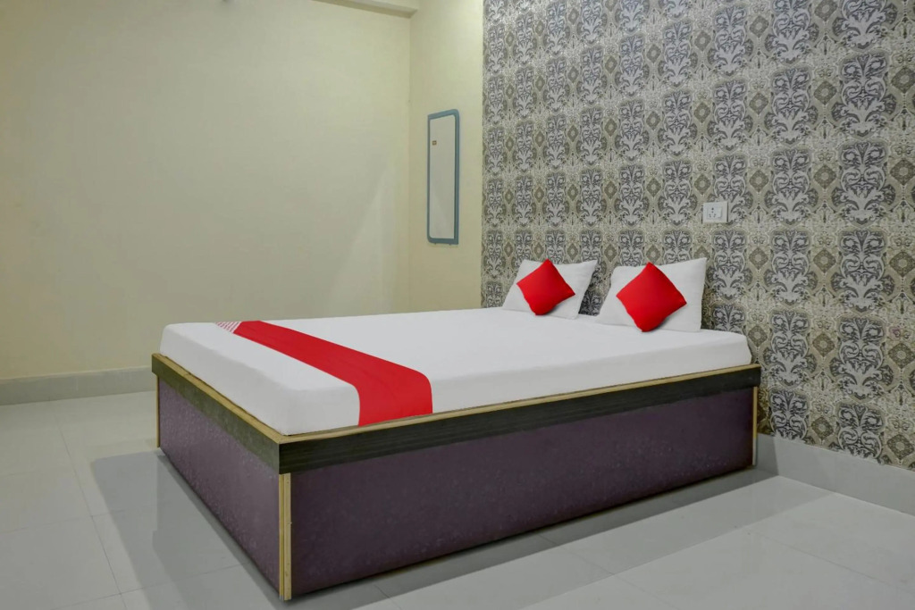 OYO Flagship 92952 Youth Hotel