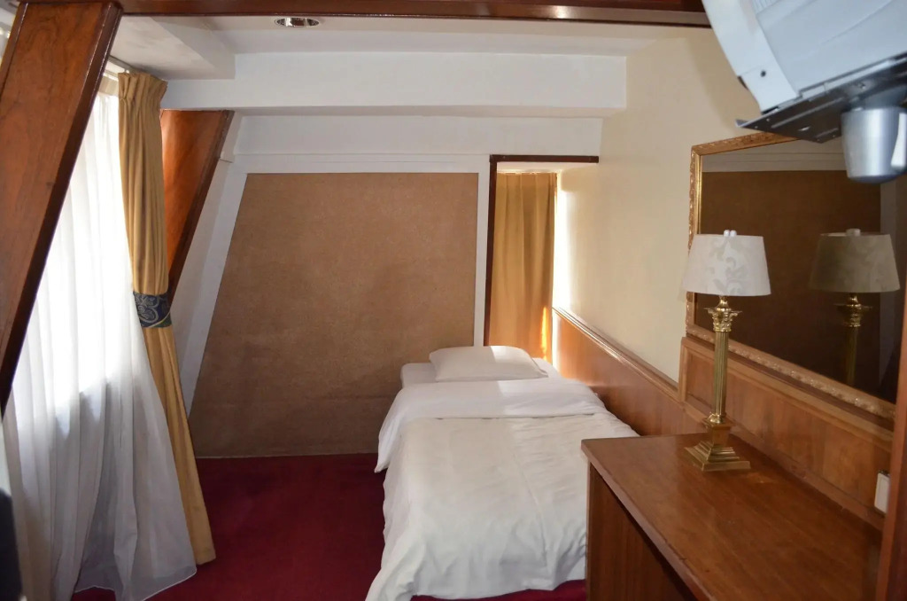 Rembrandtplein Bed & Breakfast