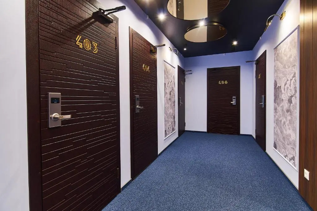 Light Hotel
