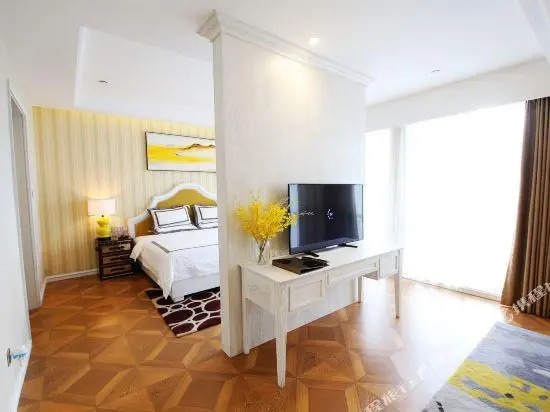 Lock Hotel