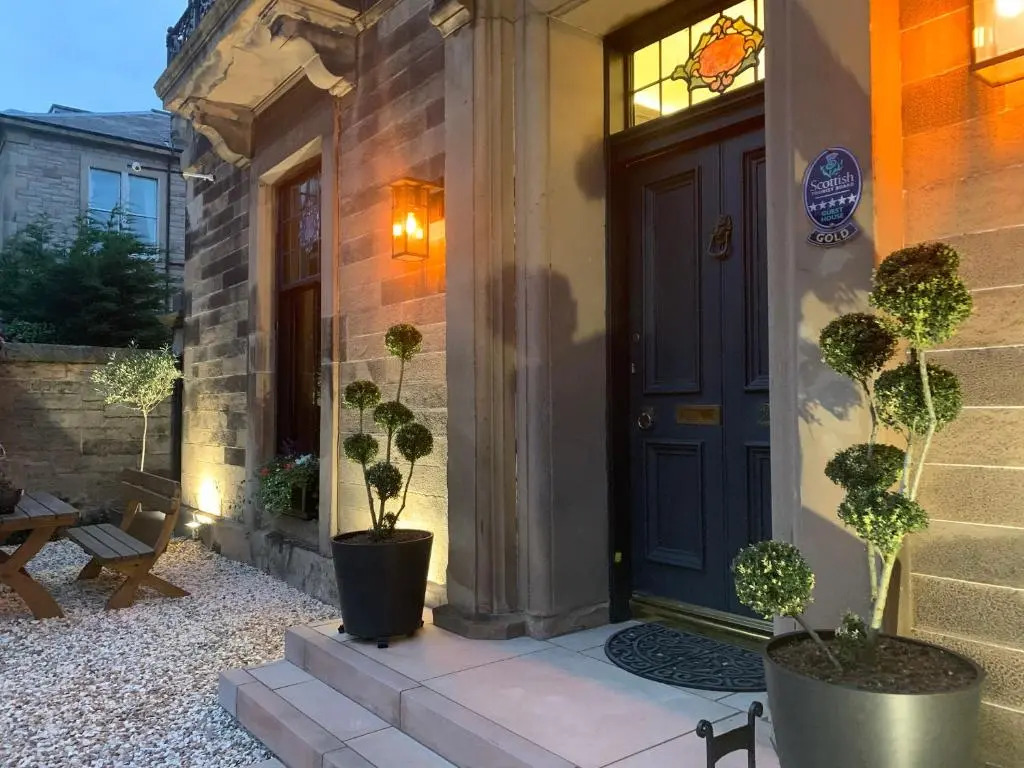 23 Mayfield