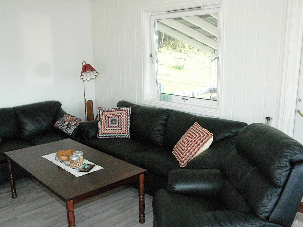 Three-Bedroom Holiday home in Åfarnes