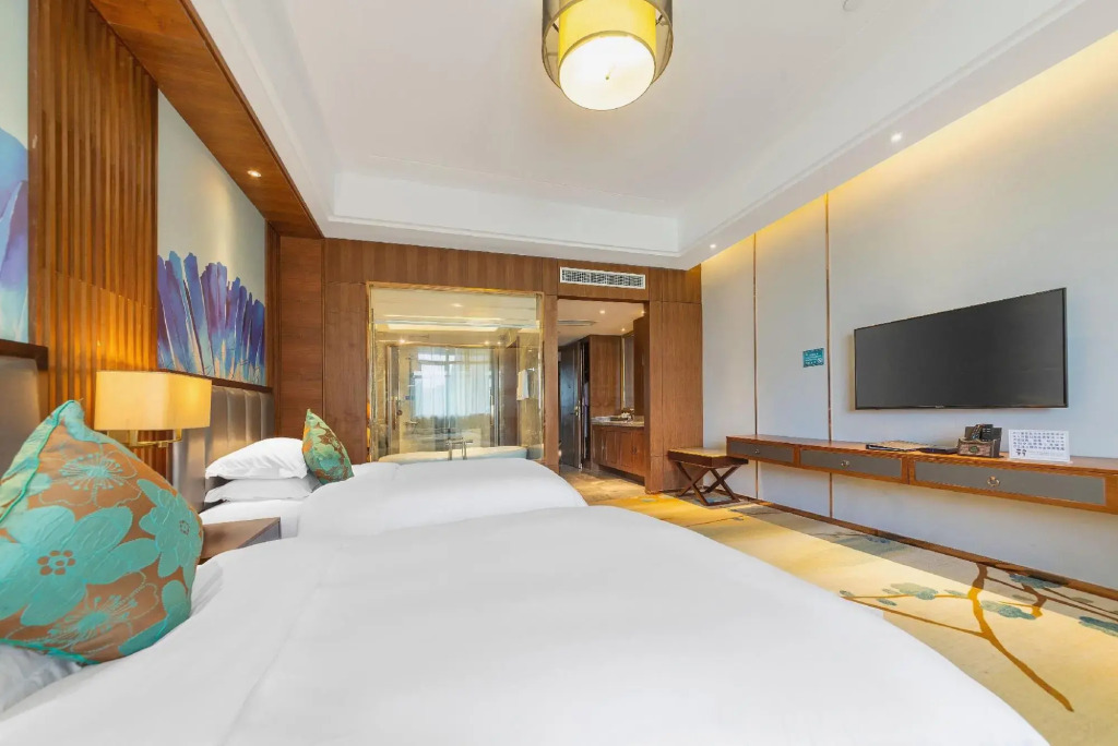 Lake International Hotel
