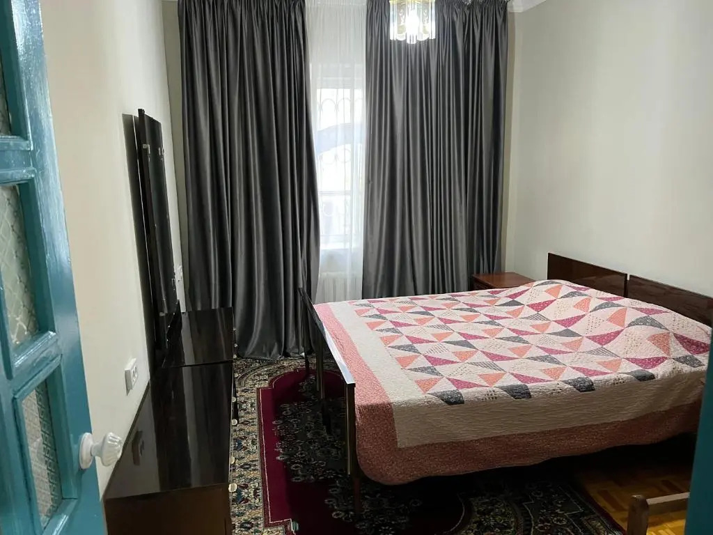 2 bedroom apartment center