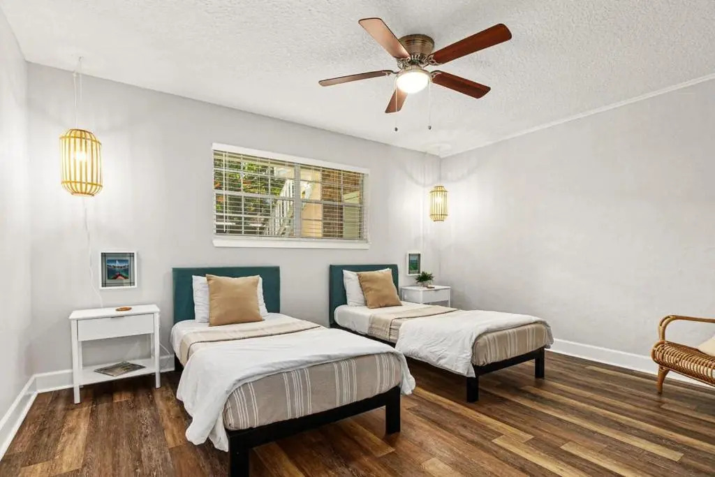Island Suite - Walk to Downtown!