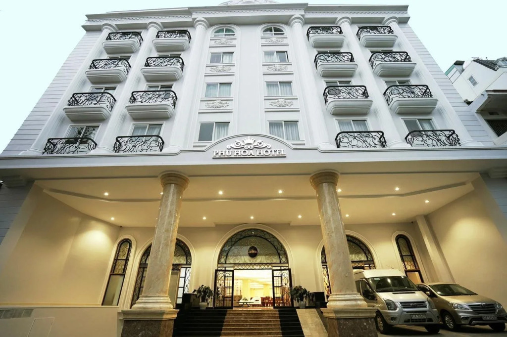 Sandals Lily Hotel