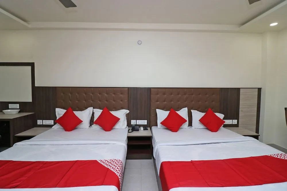 OYO 37989 Hotel Debarshi