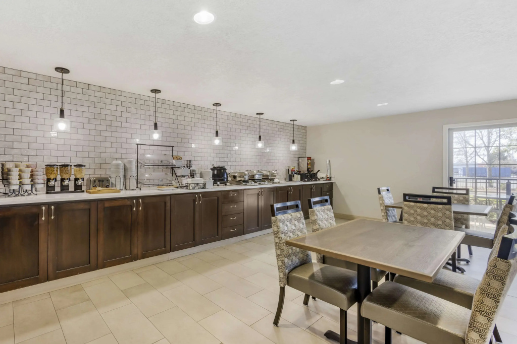Best Western Plus Grand Manor Inn