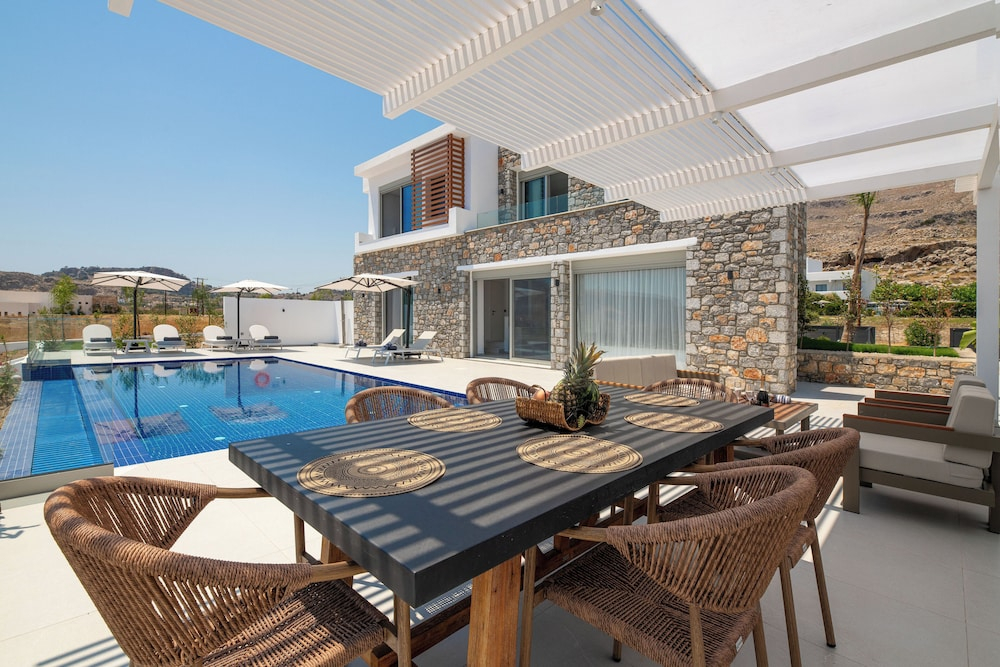 Lindian Poem Villas