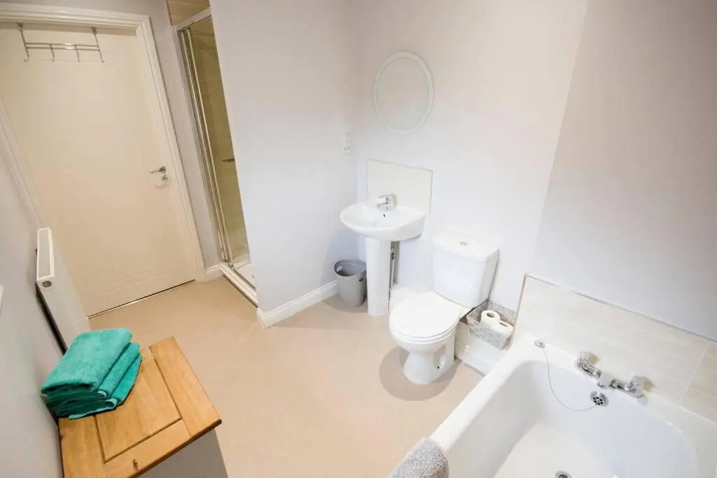 Entire Duplex apartment for up to 6 guests, free wifi