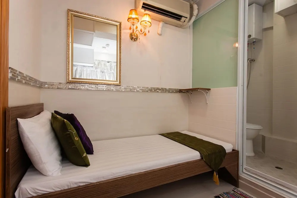 J2 Guest House