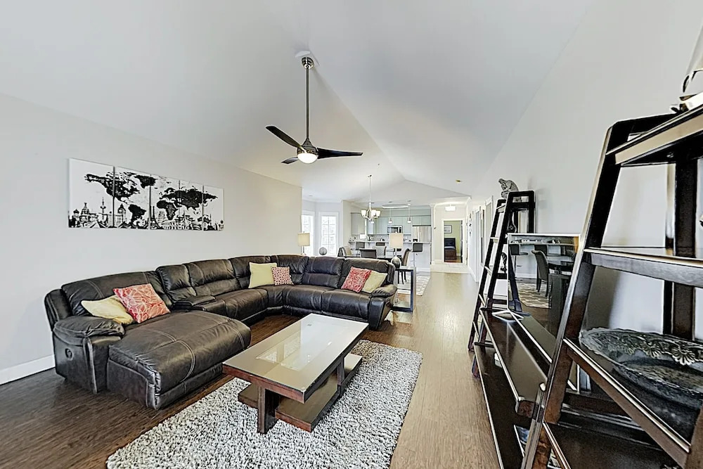 New Listing! Beach Bliss W/ Porch & Pool 3 Bedroom Condo