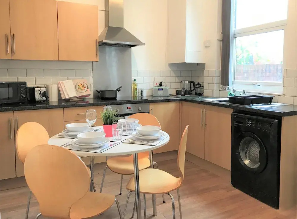 Central Wigan Welcoming Townhouse Sleeps up to 6