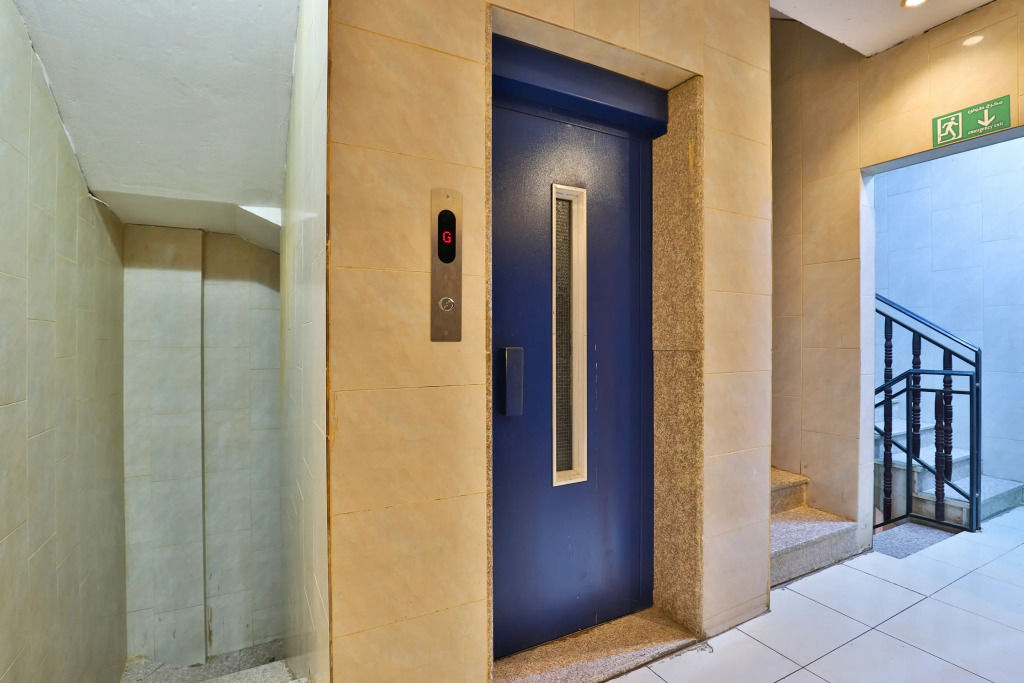 OYO 301 Asfrine Hotel Apartment