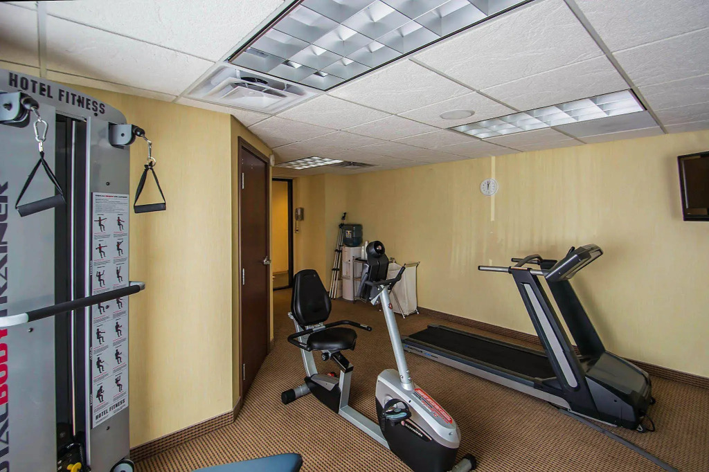 Oakfield Hotel & Suites Rochester, an Ascend Collection Hotel