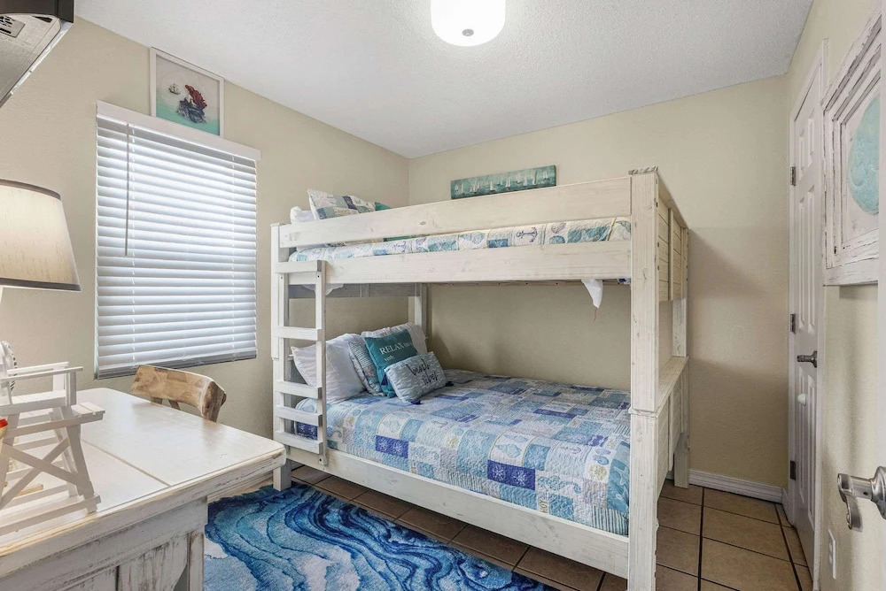 Sunrise Village 215- 2BR 1BA gulf front sleep 6