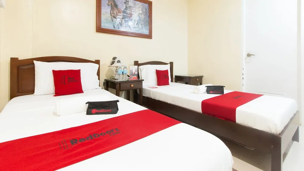 RedDoorz Near Sibulan Dumaguete Airport