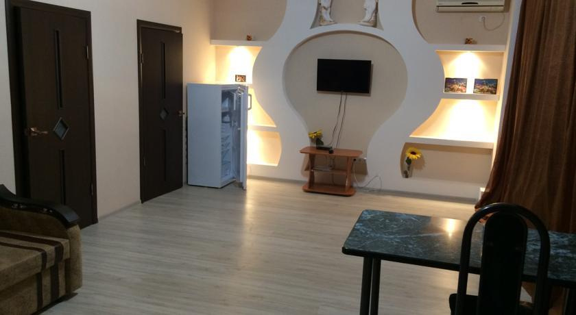 Отель Crystal Deluxe Hotel