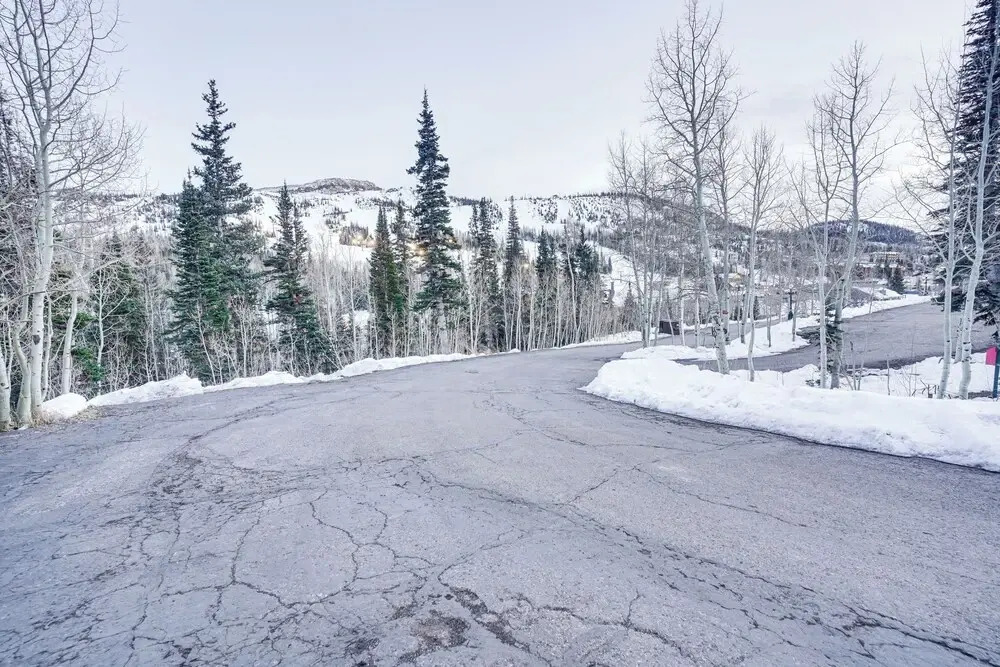 Mountain-view Condo in Brian Head w/ Private Sauna