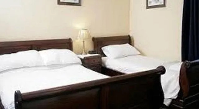The Ken Bridge Hotel & Campsite