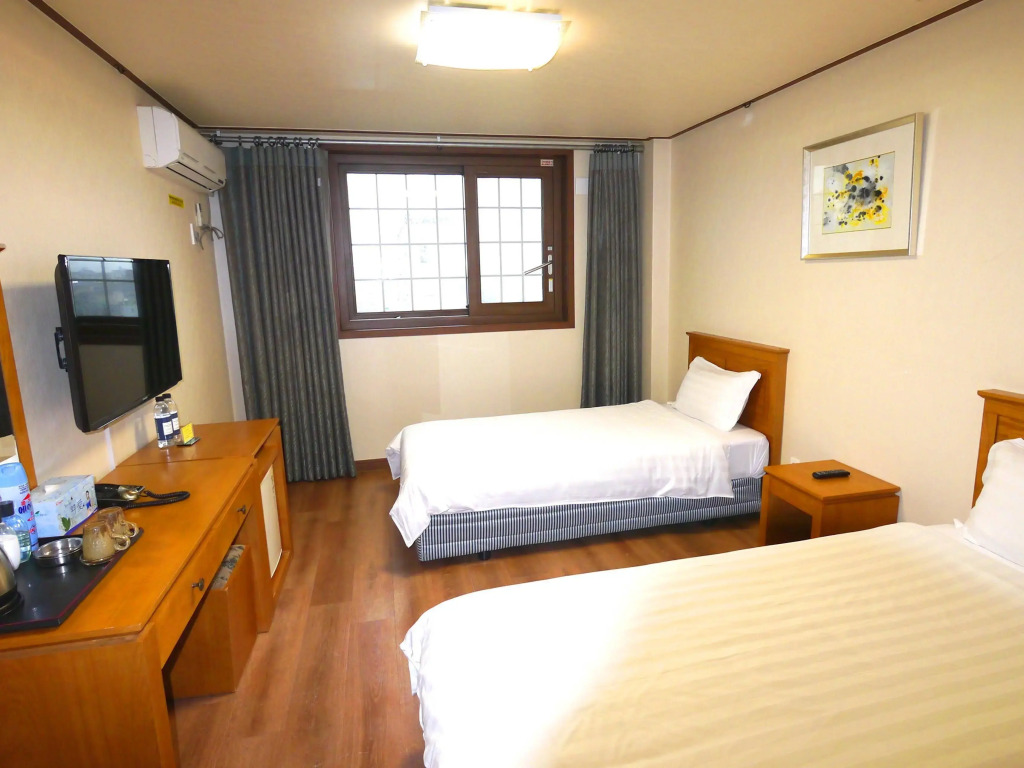 Jeju Raja Tourist Hotel