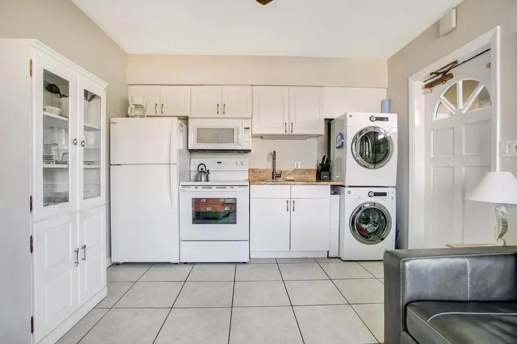 Five Palms Suite 210 - Daily - Weekly - Monthly