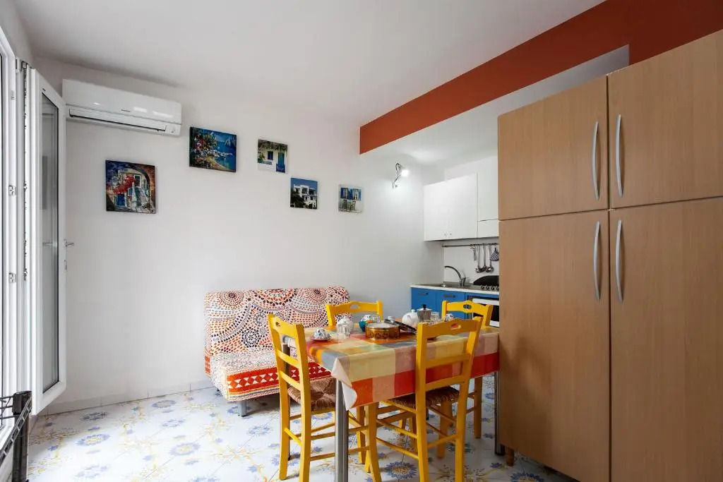 Affitto monolocale vicino mare e servizi m608