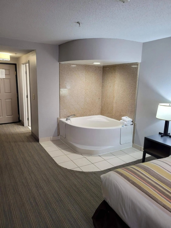 Country Inn & Suites by Radisson, Washington, DC East - Capitol Heights, MD