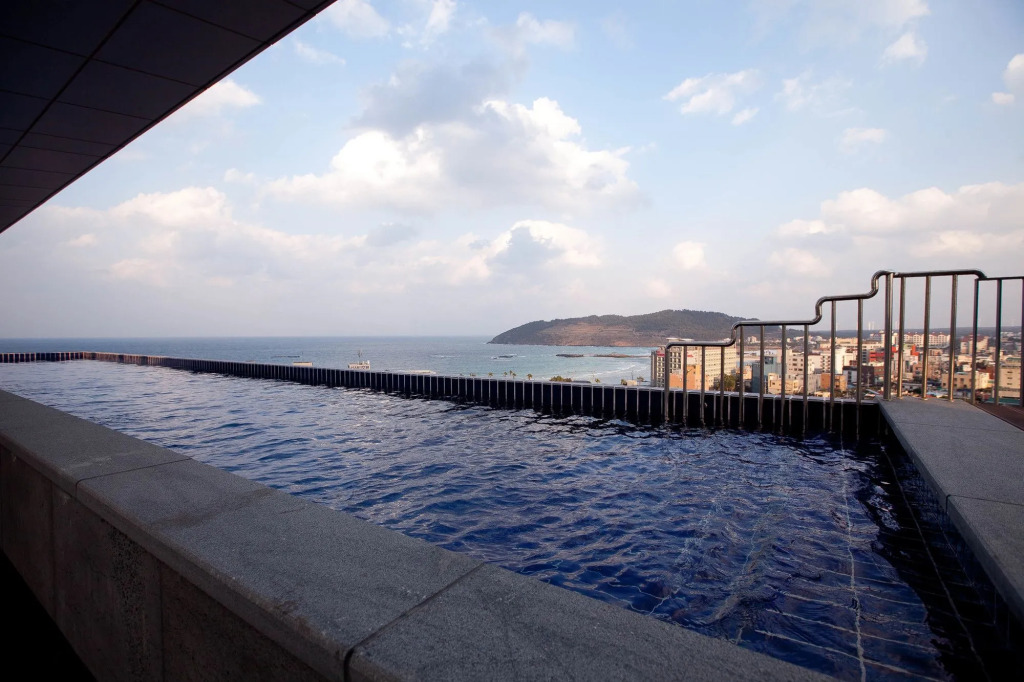 Seoubong Beach Hotel