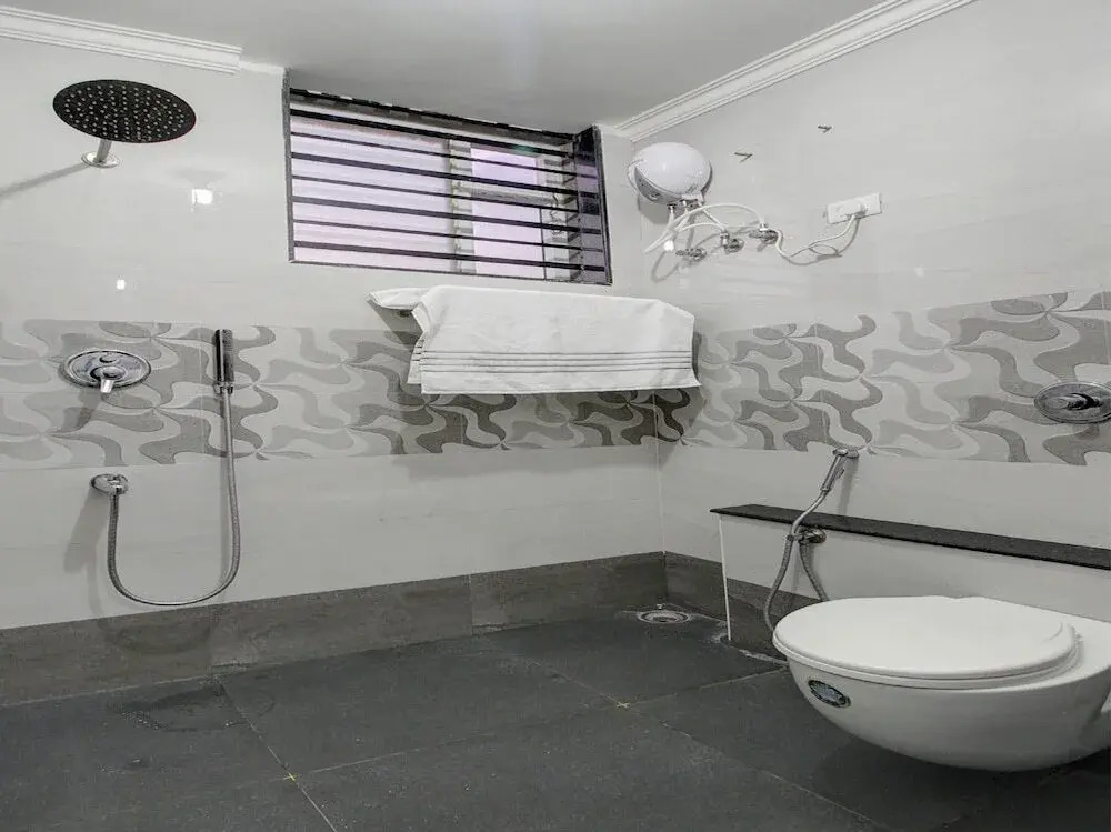 Sri Sharu Enclave By OYO Rooms