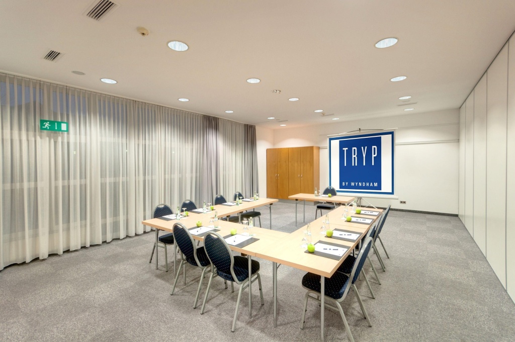 Отель Courtyard by Marriott Dortmund