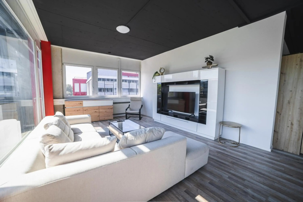 Pit Stop Apartments