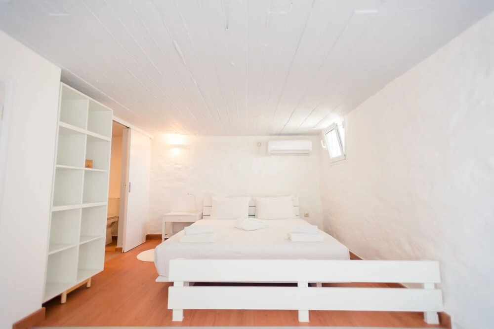 White Sun maisonette overlooking the sea