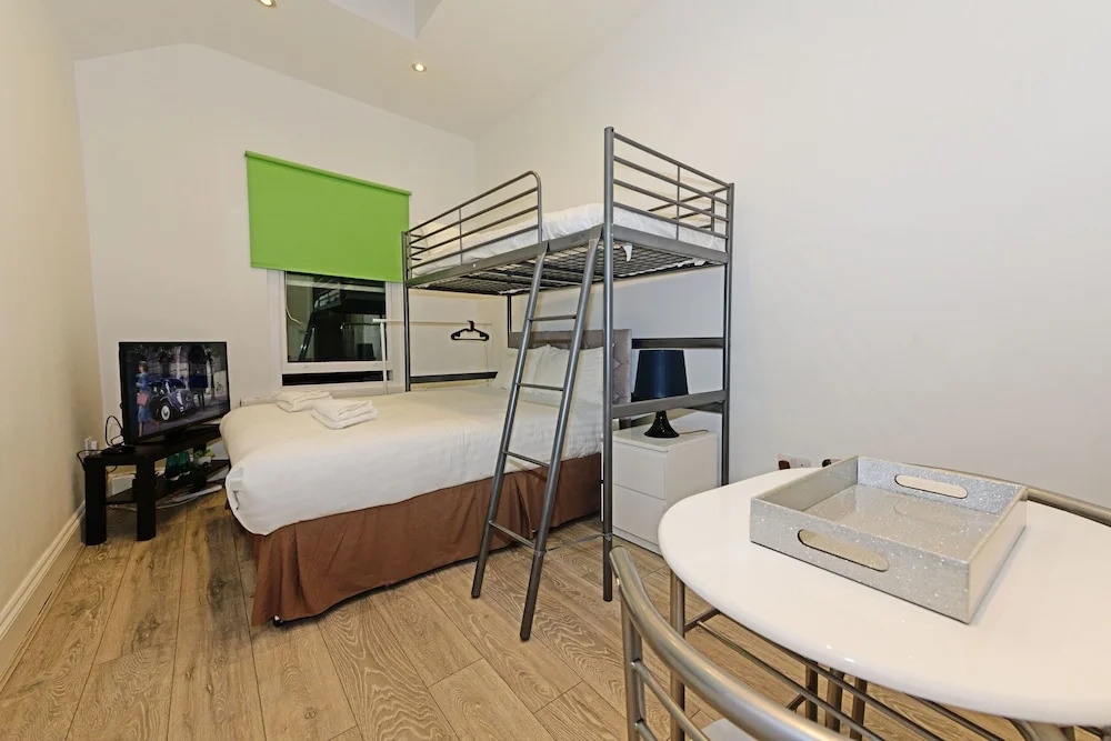 Grand Apartments Fulham Palace