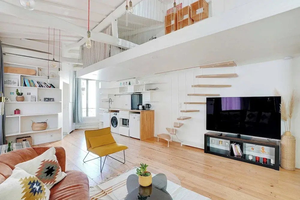 Spacious Apartment 2br/4p - Republique