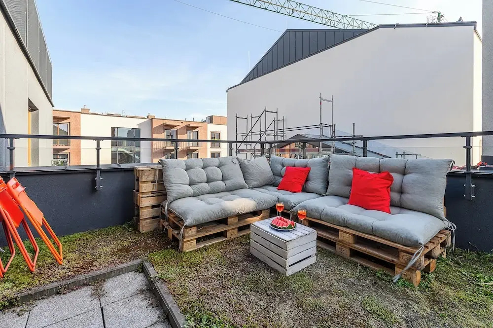 Lumina 3-room apart with large terrace