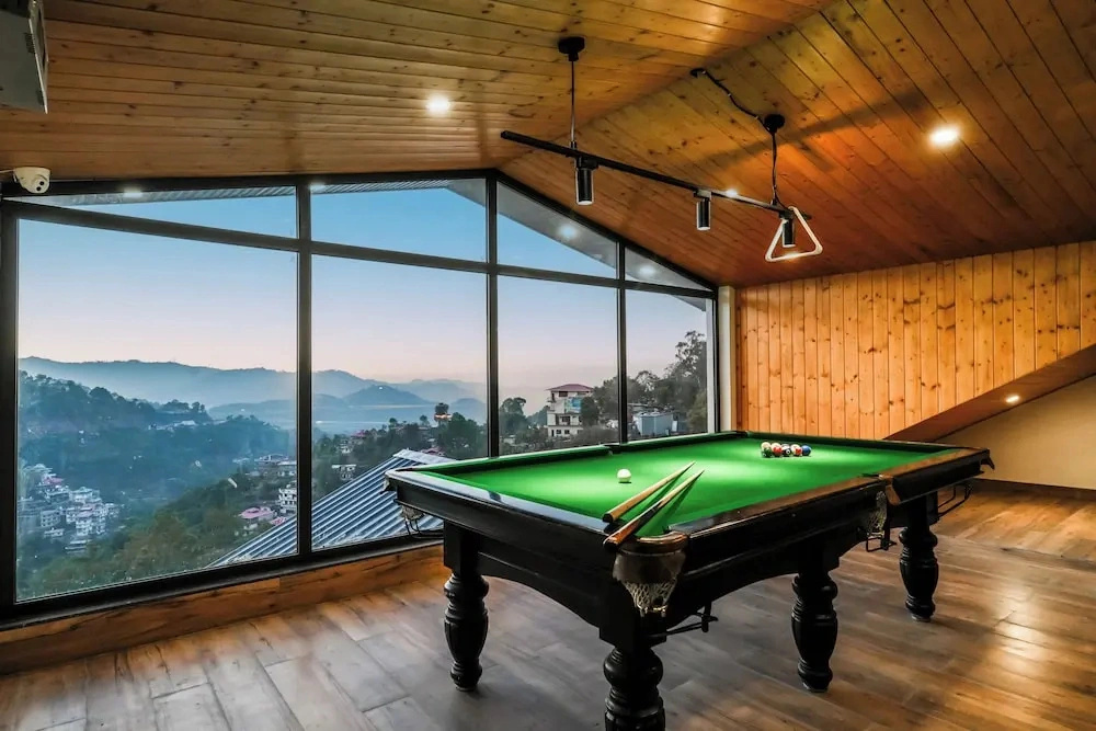 Hillshades Retreat 6-BHK Apartment by Alaya Stays with Sit-out Area, Restro, Game Zone, Panormic Hill Views